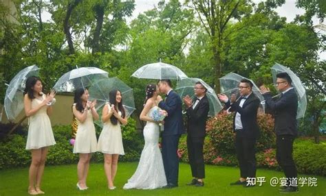 结婚下雨好吗|新娘出嫁下雨有什么寓意，结婚当天，如果天降大雨，这预示着什。